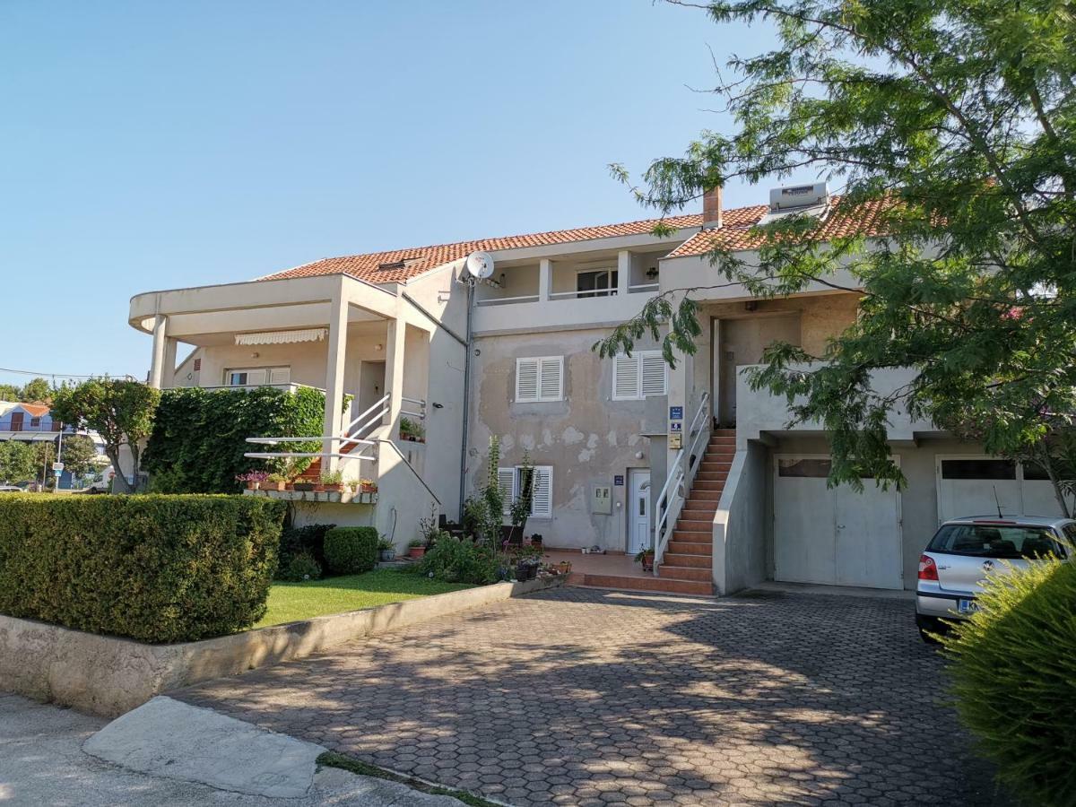 Apartments Dolores Шибеник Екстер'єр фото